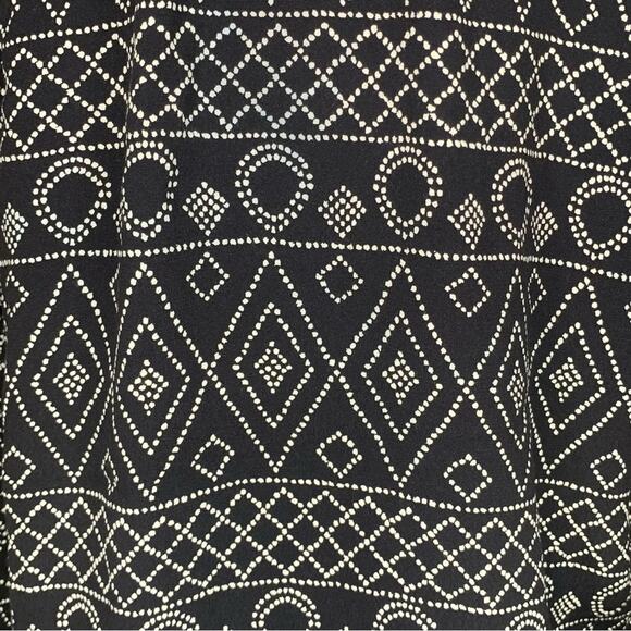 Madewell Boho Top Size XS Black and White Aztec Print Lace Up Long Sleeve - Picture 4 of 10
